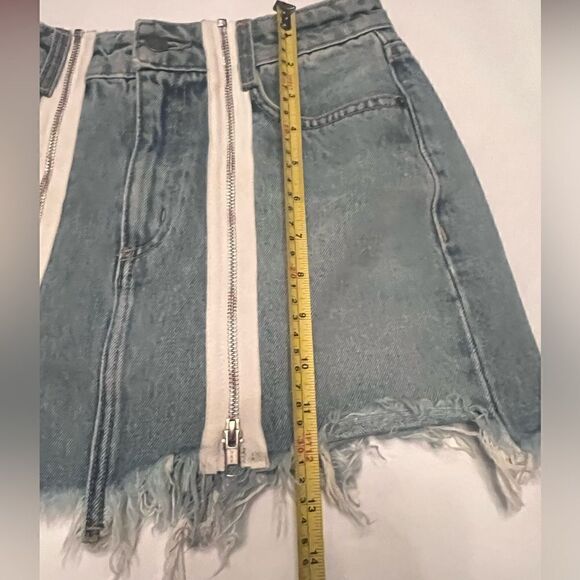 Carmar Denim Mini Skirt Size 4 Functional White Zippers Distressed Hem - Picture 4 of 6
